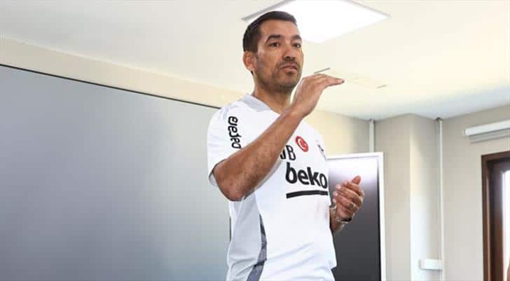 Beşiktaş Teknik Direktörü Giovanni van Bronckhorst’tan Taraftara Güçlü Mesaj