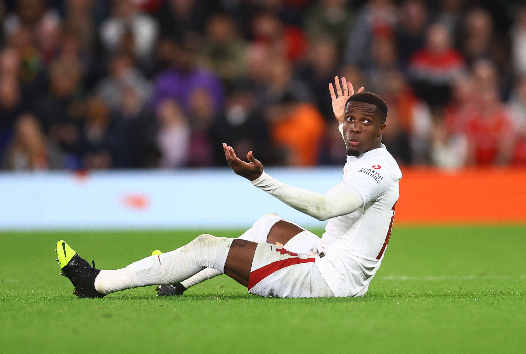 transfer haberleri galatasarayda wilfried zaha defteri kapaniyor iste yeni adresi 12 svqgBQRX