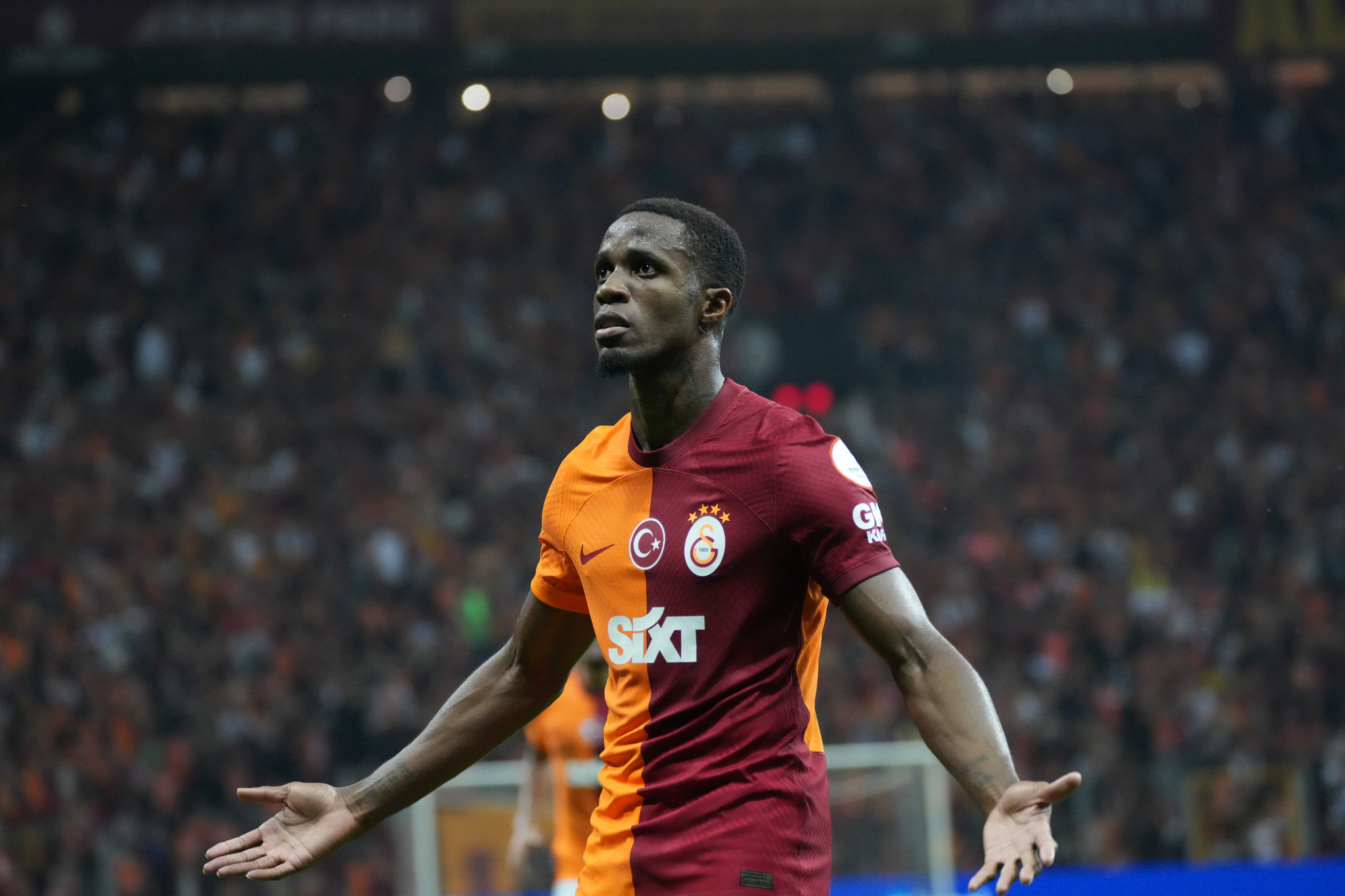 transfer haberleri galatasarayda wilfried zaha defteri kapaniyor iste yeni adresi 5 pUETQkj1