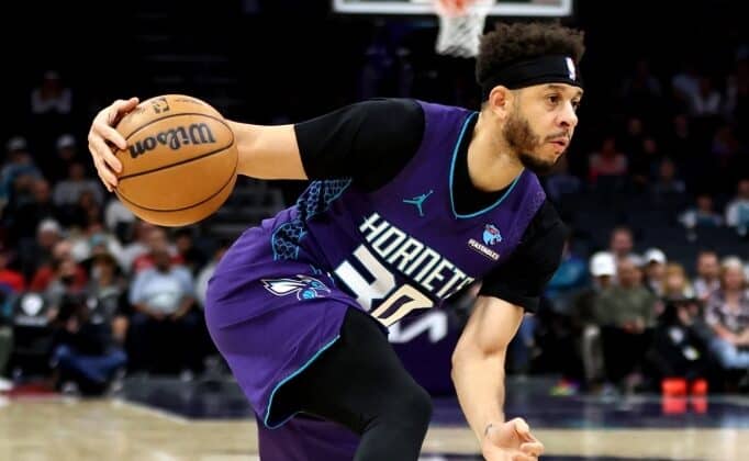 Charlotte Hornets Seth Curry ile Yeniden Anlaştı