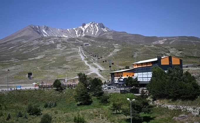 Erciyes Dağı Yaz Aylarında Bisiklet Tutkunlarını Ağırlıyor