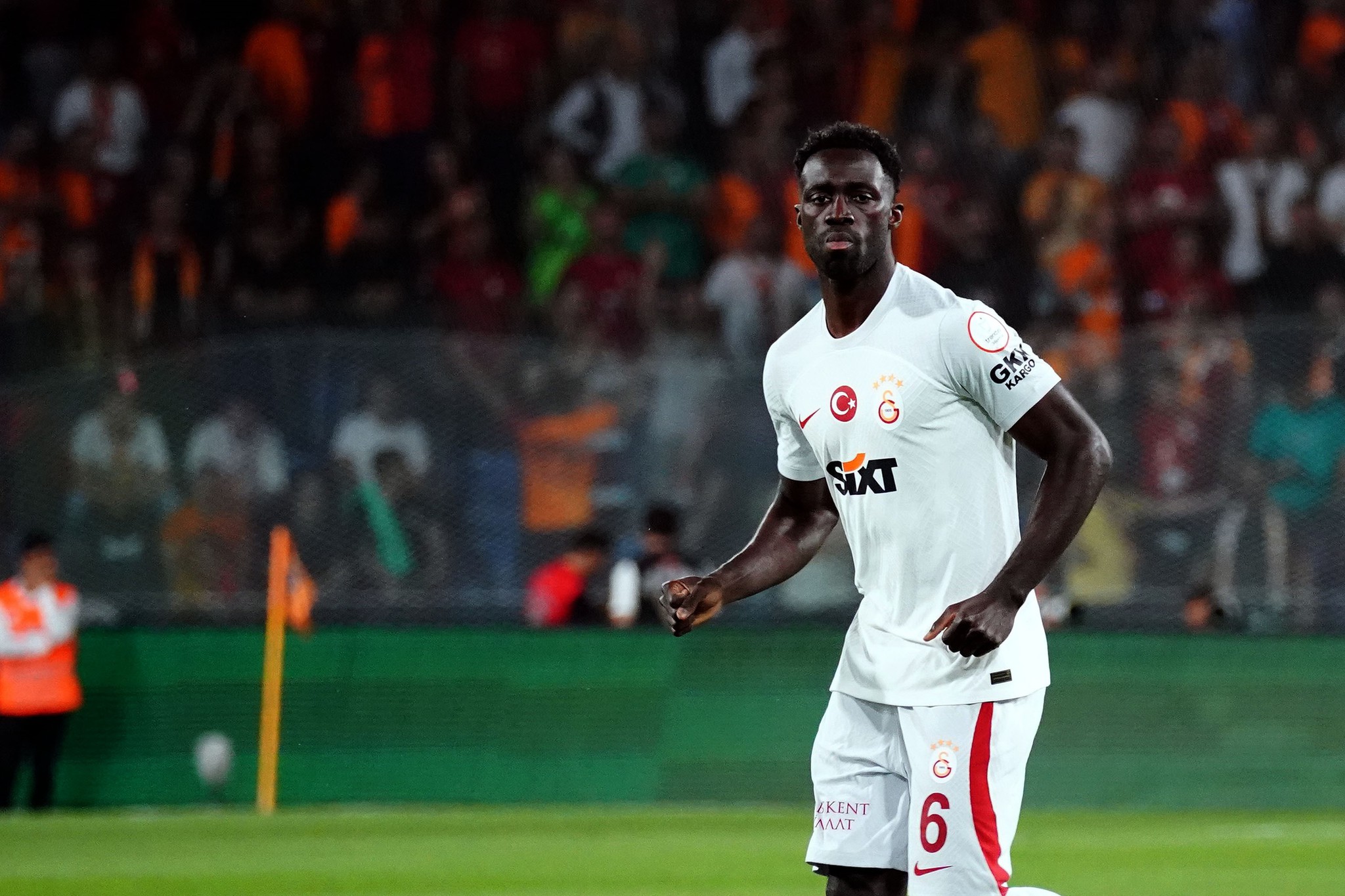 Everton, Davinson Sanchez İçin Galatasaray'a Teklif Sundu