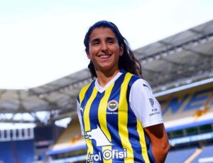 Fenerbahçe Petrol Ofisi Kadın Futbol Takımı, Samya Hassani ile Yollarını Ayırdı