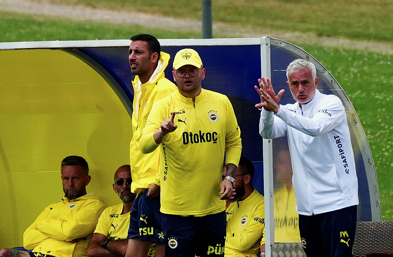 Fenerbahçe Transfer Çalışmaları ve Mourinho'nun Açıklamaları