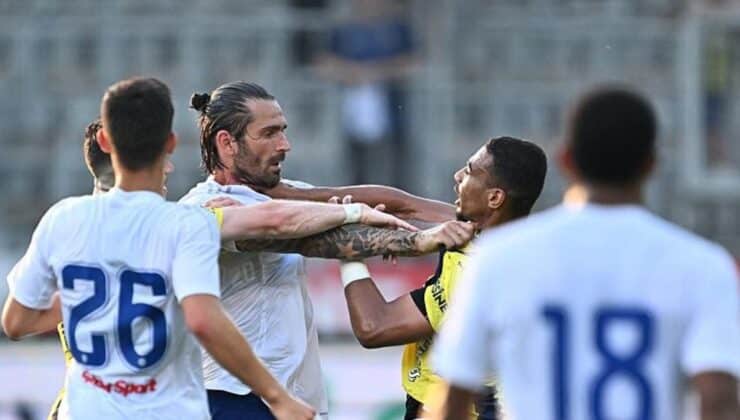 Fenerbahçe ve Hajduk Split Arasında Sahada Gerilim