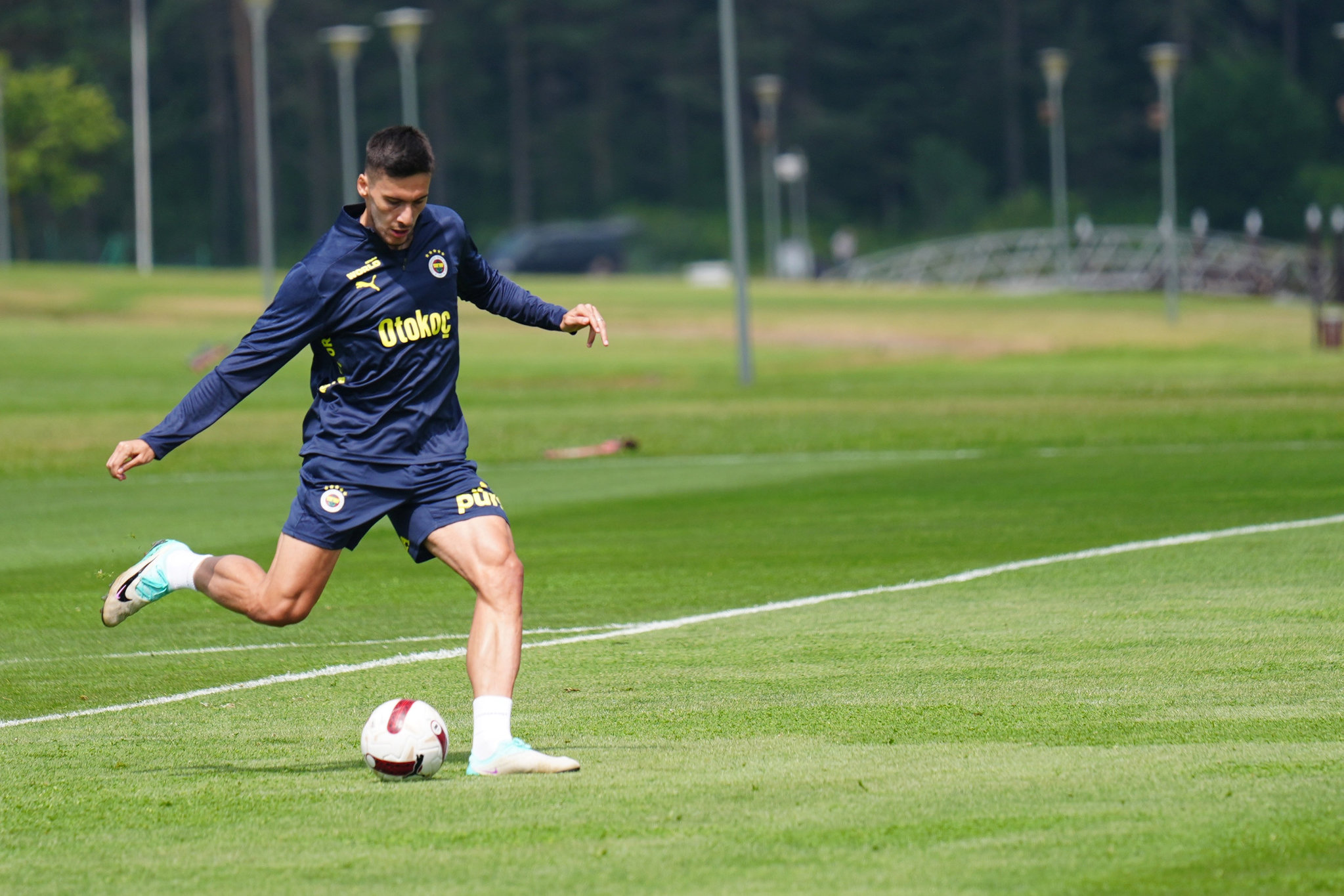 Fenerbahçe'de Transfer Çalışmaları Hız Kesmeden Devam Ediyor