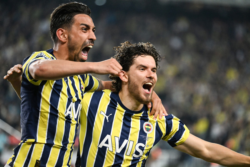 Fenerbahçe'de Transfer Çalışmaları ve Ferdi Kadıoğlu Gündemi