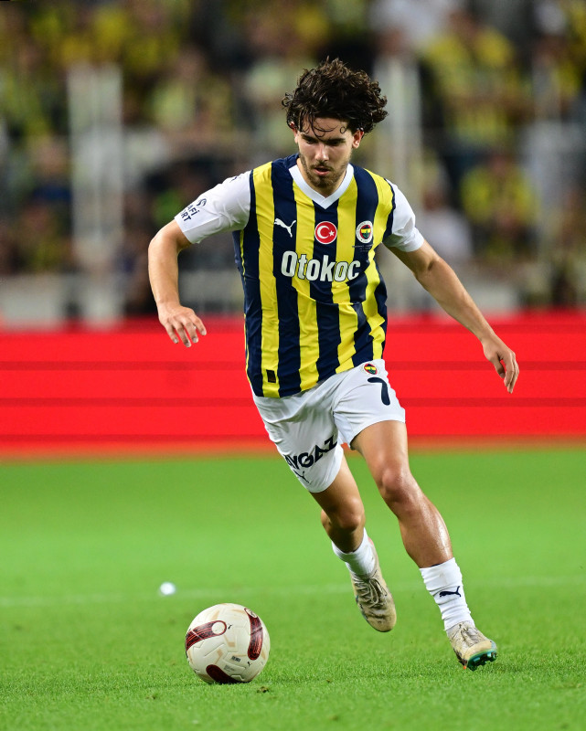 Fenerbahçe'de Transfer Çalışmaları ve Ferdi Kadıoğlu Gündemi