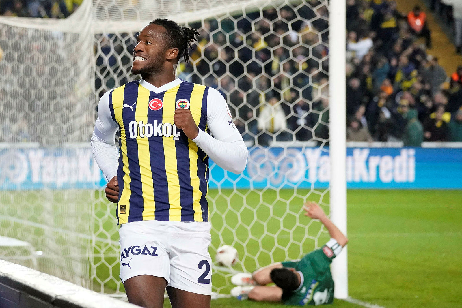 Fenerbahçe'de Transfer Çalışmaları ve Oyuncu Ayrılıkları