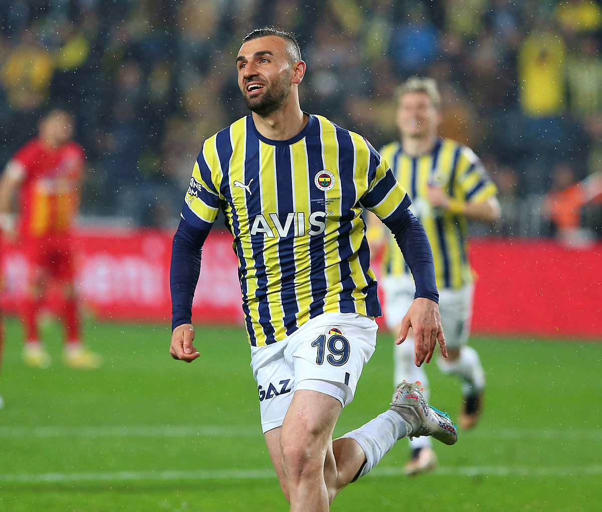 Fenerbahçe'de Transfer Çalışmaları ve Oyuncu Ayrılıkları