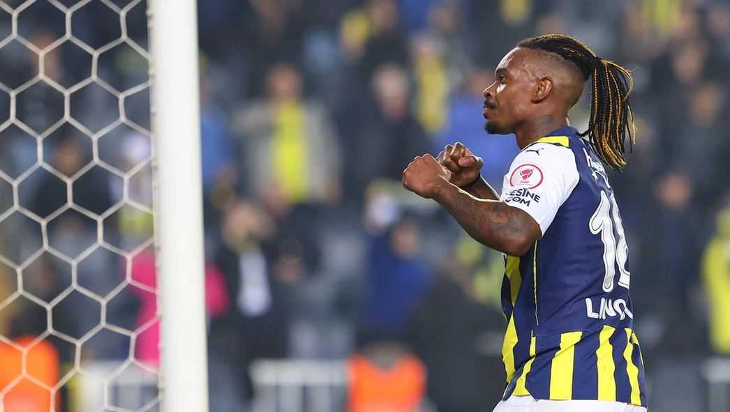 Fenerbahçe'de Transfer Hareketliliği Devam Ediyor