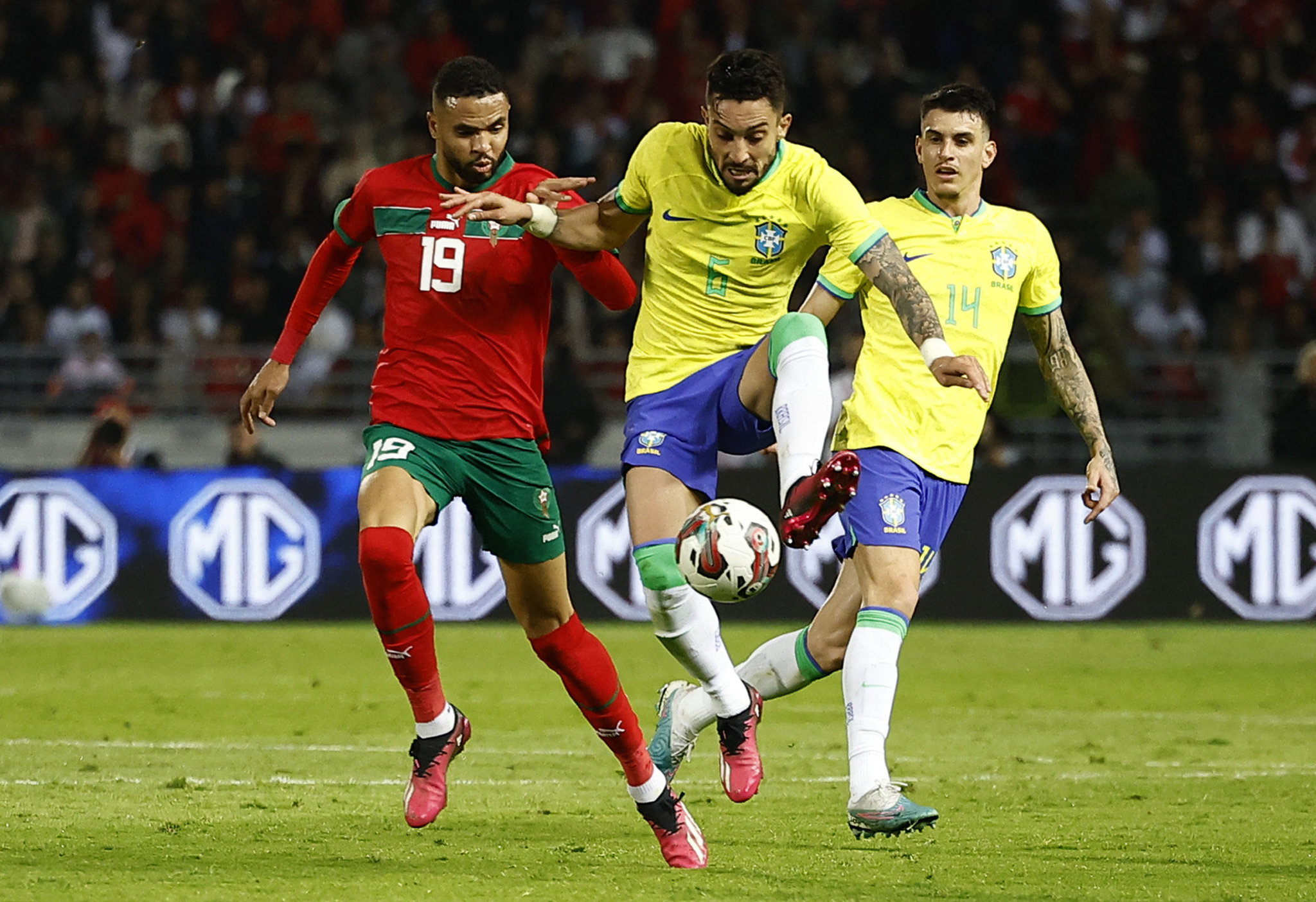 Fenerbahçe'nin Golcü Arayışları: Youssef En-Nesyri Transferinde Gelişmeler