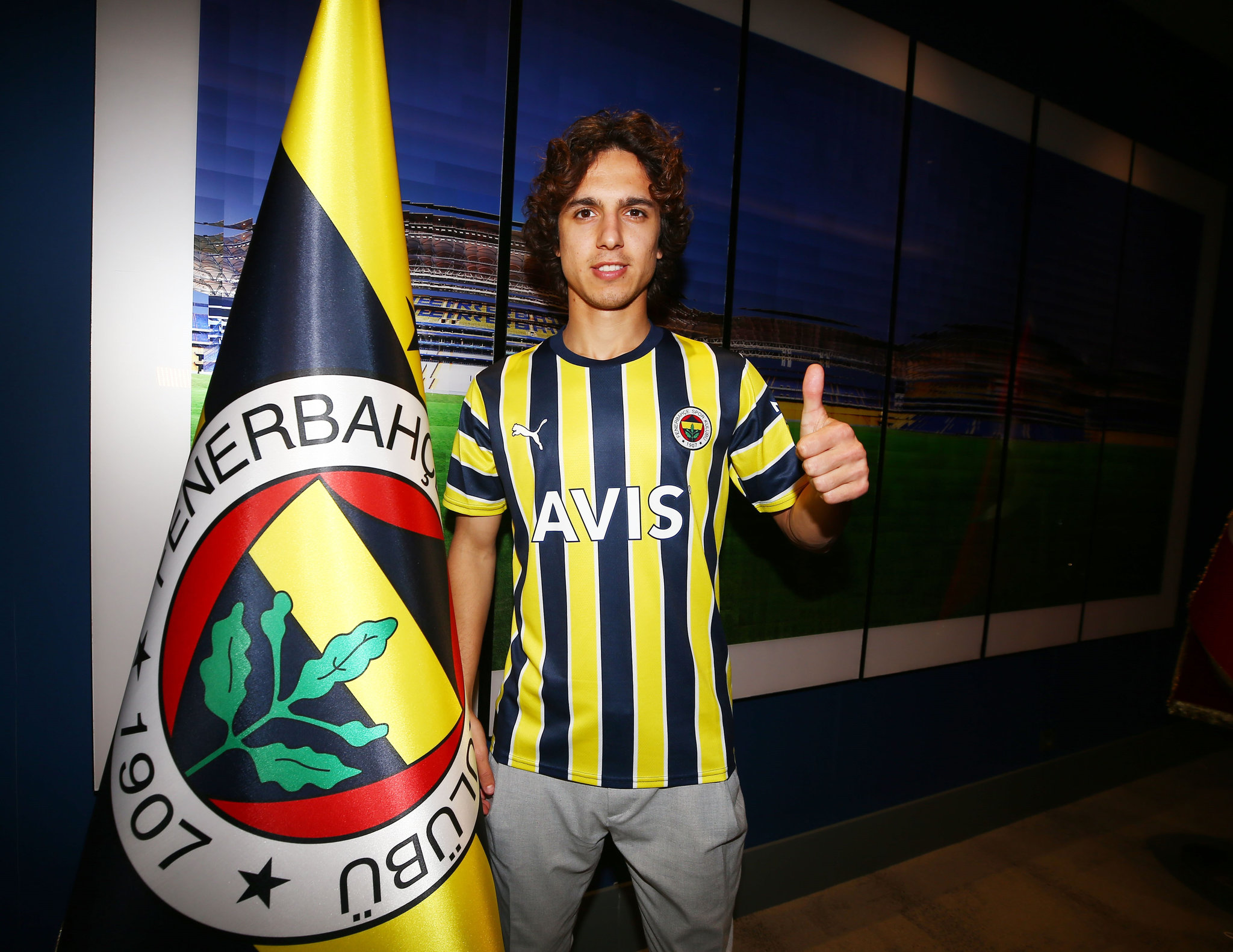 Fenerbahçe'nin Transfer Gündemine Flaş Bir İsim Düşüyor: Emre Demir!