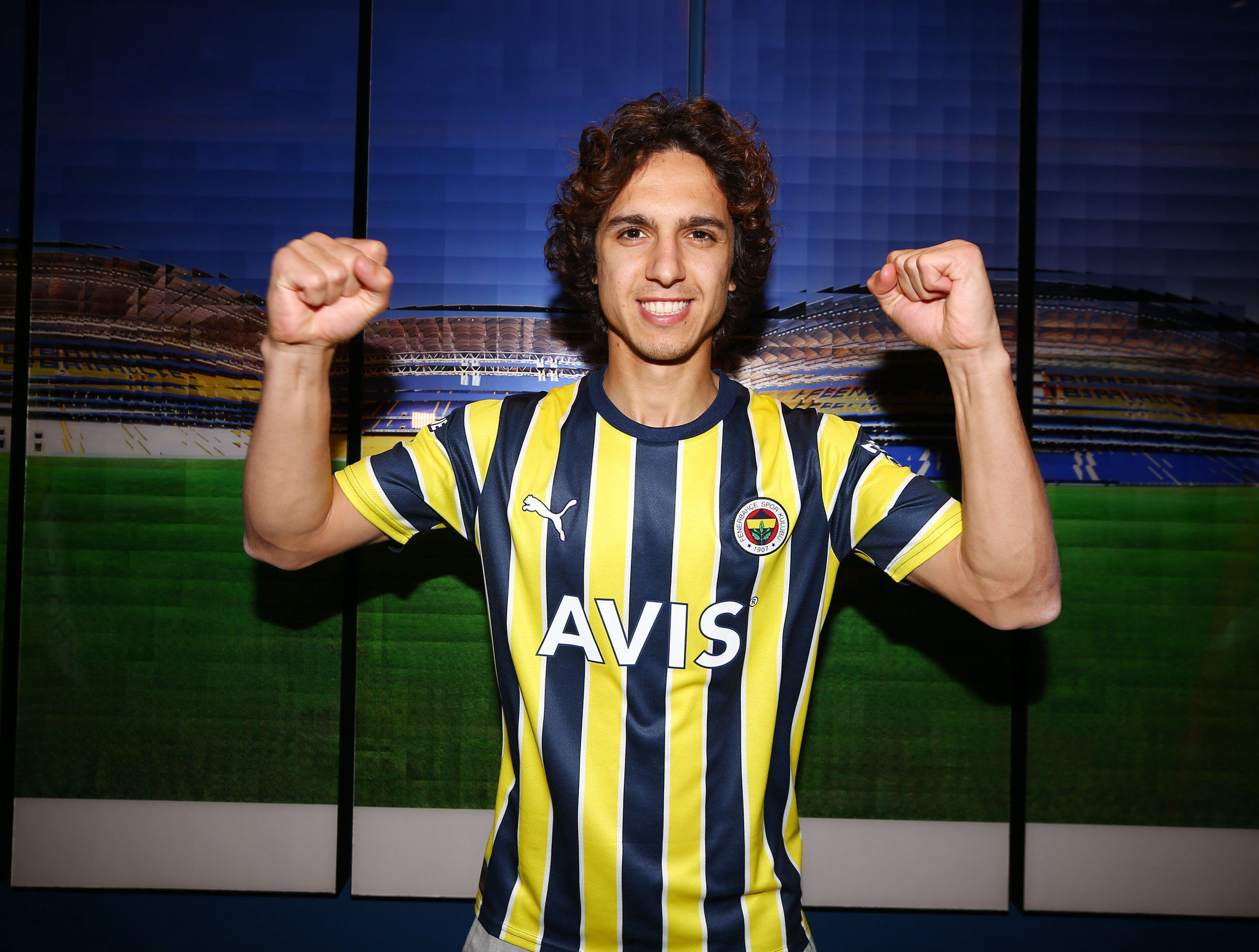 Fenerbahçe'nin Transfer Gündemine Flaş Bir İsim Düşüyor: Emre Demir!