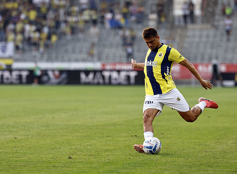 Fenerbahçe'nin Yeni Sezon Hazırlıkları ve Transfer Gündemi