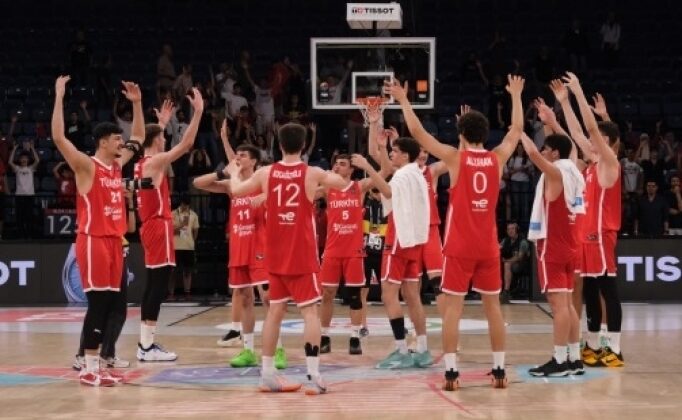 FIBA 17 Yaş Altı Dünya Kupası Çeyrek Finalinde Türkiye, İspanya’yı Büyük Heyecanla Geçerek Yarı Finale Yükseldi