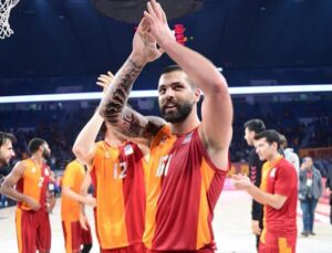 Galatasaray Basketbol Takımı Kaptanı Göksenin Köksal ile Yeniden Anlaştı