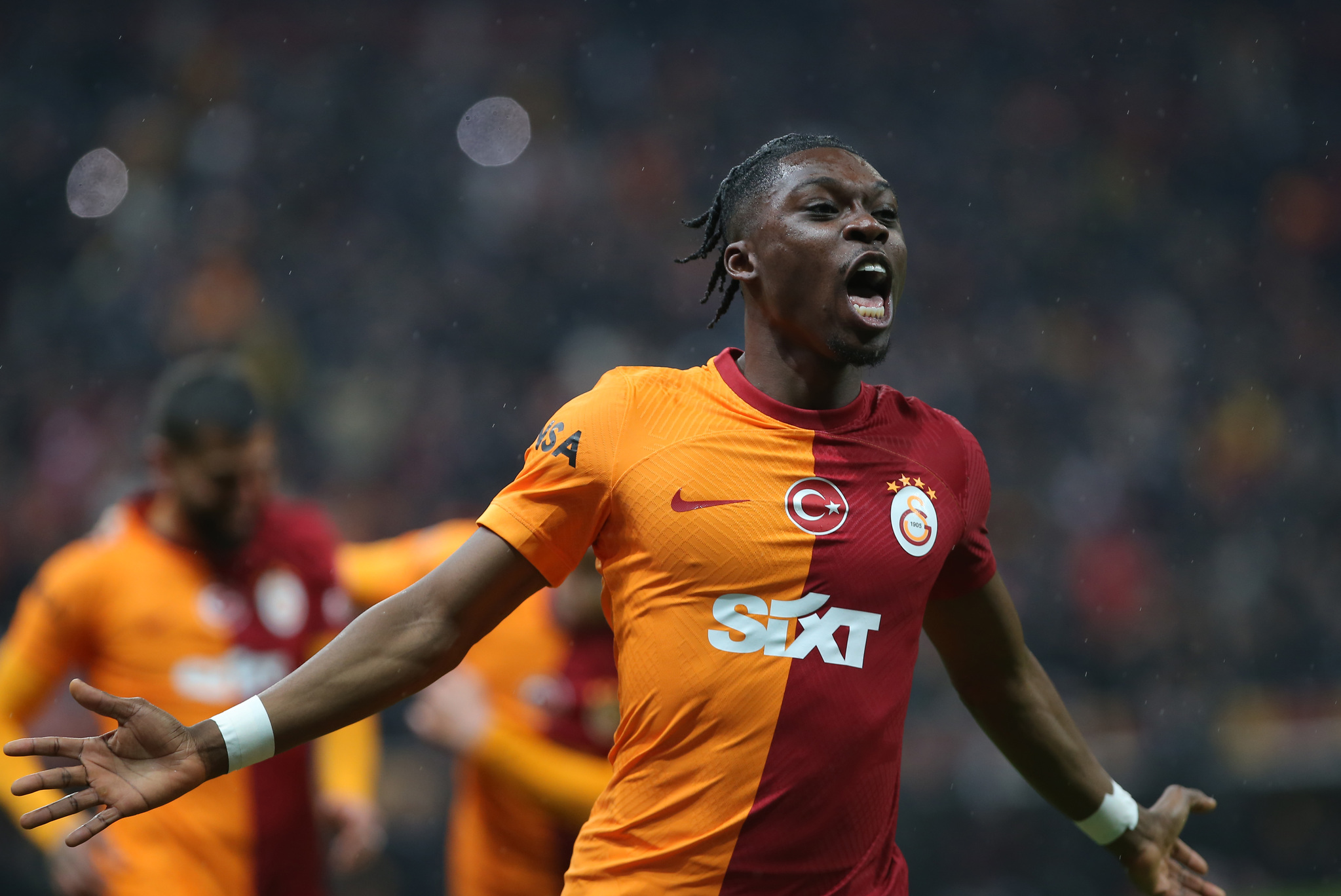 Galatasaray, Şampiyonluk İddiasını Sürdürüyor