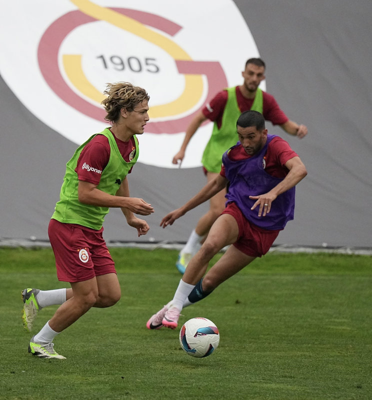 Galatasaray'da Transfer Hareketliliği Devam Ediyor