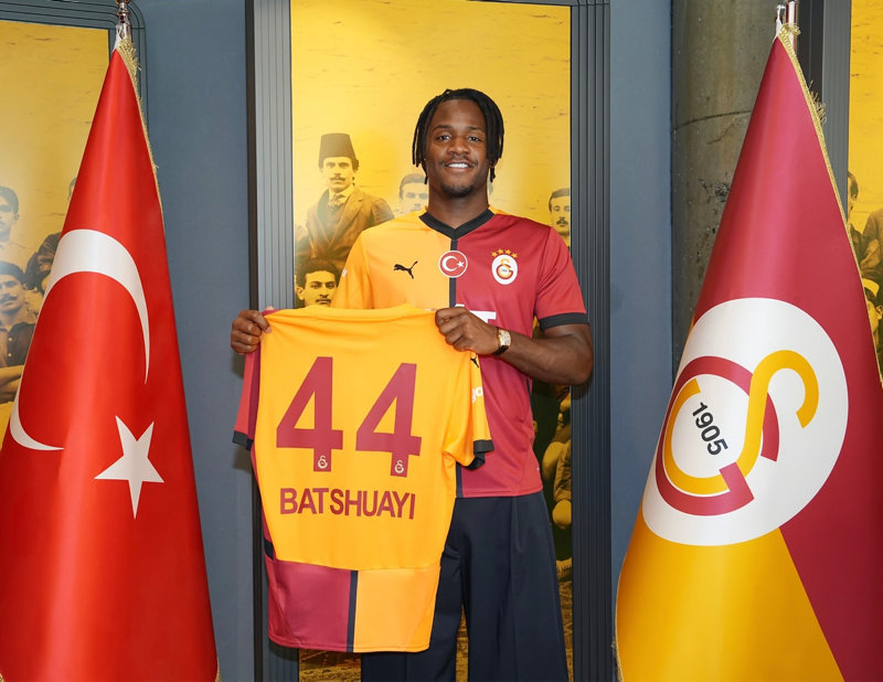 Galatasaray'da Transfer Heyecanı: Michy Batshuayi İmzaladı!