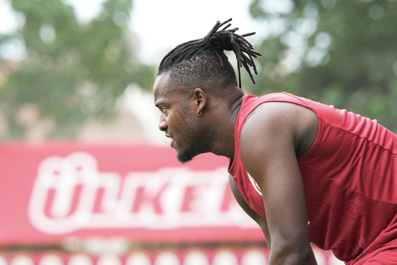 Galatasaray'da Transfer Heyecanı: Michy Batshuayi İmzaladı!