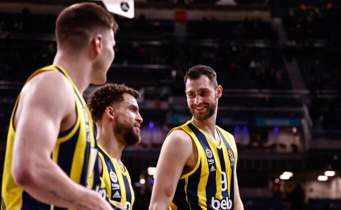 Georgios Papagiannis Fenerbahçe Beko’dan Ayrıldı!