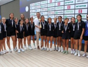 İzmir Büyükşehir Belediyesi U13 Kadınlar Sutopu Türkiye Şampiyonası İkinci Oldu