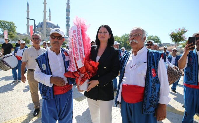 Kırkpınar Davul Zurna Ekibi, Edirne’yi Kırkpınar Yağlı Güreşleri’ne Coşkuyla Davet Ediyor