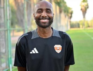 Adanaspor’un Teknik Direktörü Sol Bamba’dan Açıklamalar: Takımın Hedefleri ve Taktik Anlayışı