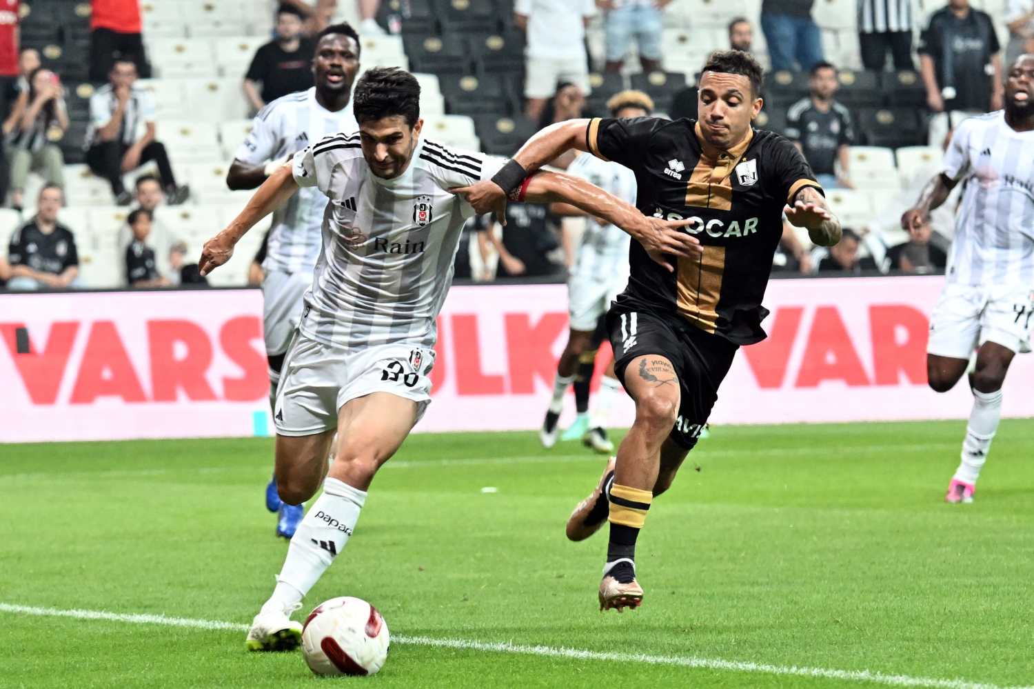 Beşiktaş, Avrupa Ligi Play-Off İlk Maçında Lugano ile 3-3 Beraberlik Aldı