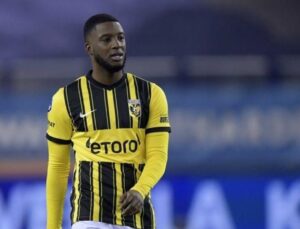 Beşiktaş, Stoper İçin Riechedly Bazoer ile Görüşüyor