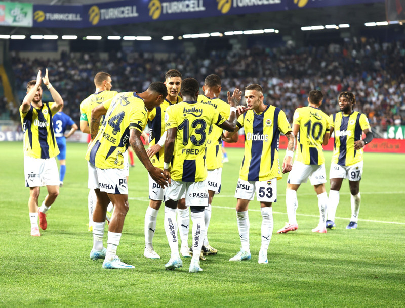 Fenerbahçe, Çaykur Rizespor'u 5-0 Geçti