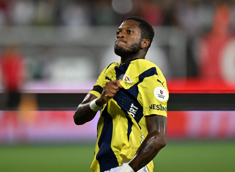 Fenerbahçe, Çaykur Rizespor'u 5-0 Geçti: Fred'in Hat-trick'i