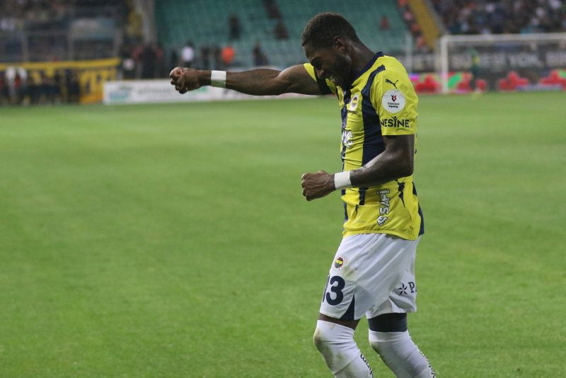 Fenerbahçe, Çaykur Rizespor'u 5-0 Geçti: Fred'in Hat-trick'i