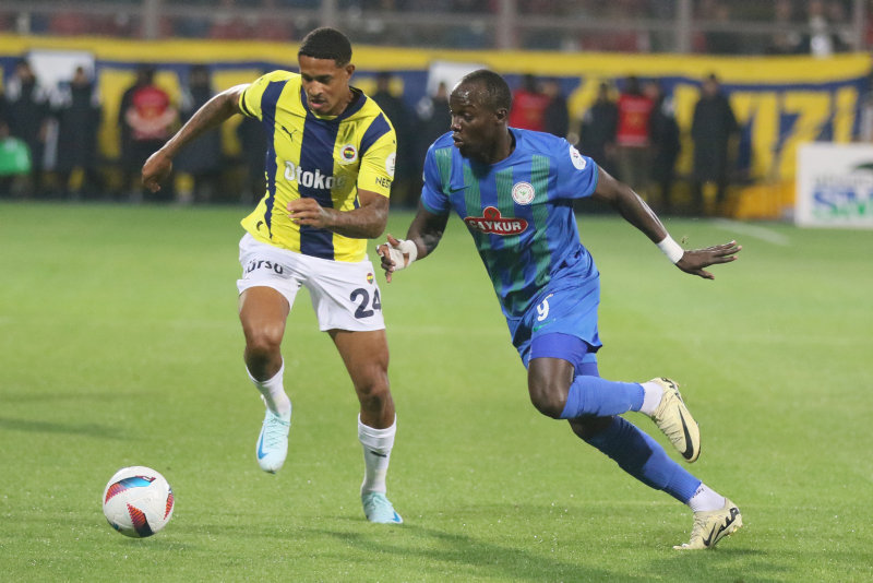 Fenerbahçe, Çaykur Rizespor'u 5-0 Mağlup Etti