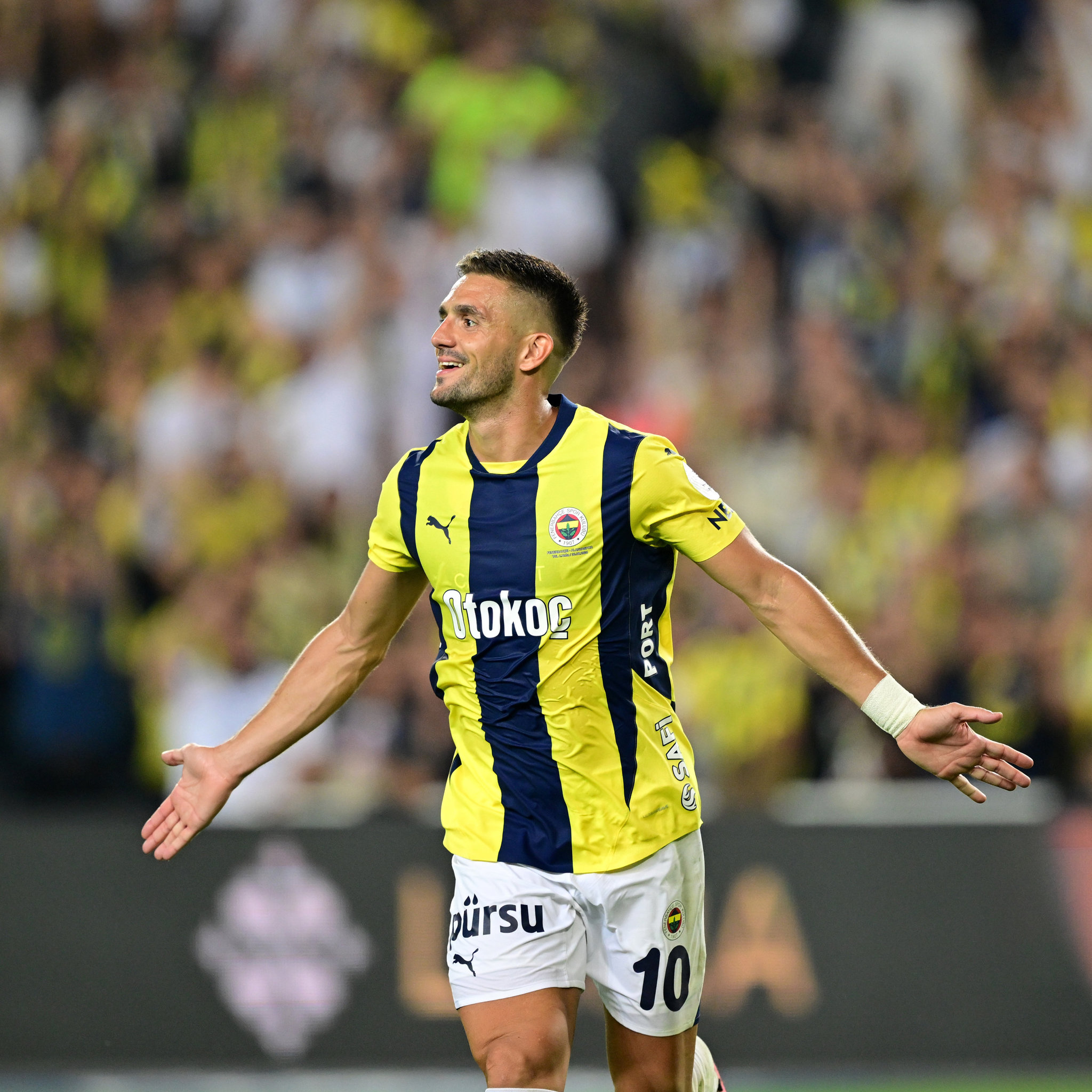 Fenerbahçe, Corendon Alanyaspor'u 3-0 Yenerek Önemli Bir Galibiyet Elde Etti