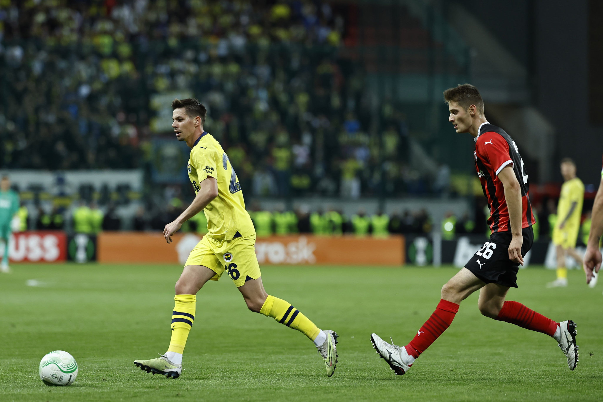 Fenerbahçe, Corendon Alanyaspor'u 3-0 Yenerek Önemli Bir Galibiyet Elde Etti