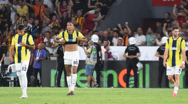 Fenerbahçe, Göztepe ile Beraber Kaldı