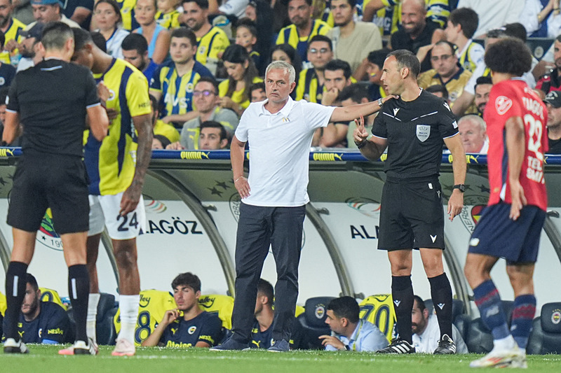 Fenerbahçe, Göztepe'ye Konuk Oluyor: Muhtemel 11 Belli Oldu