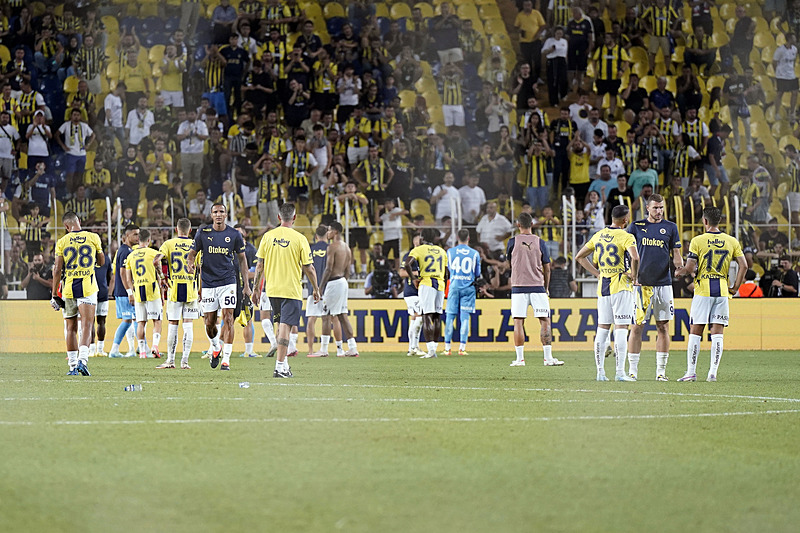 Fenerbahçe, Göztepe'ye Konuk Oluyor: Muhtemel 11 Belli Oldu