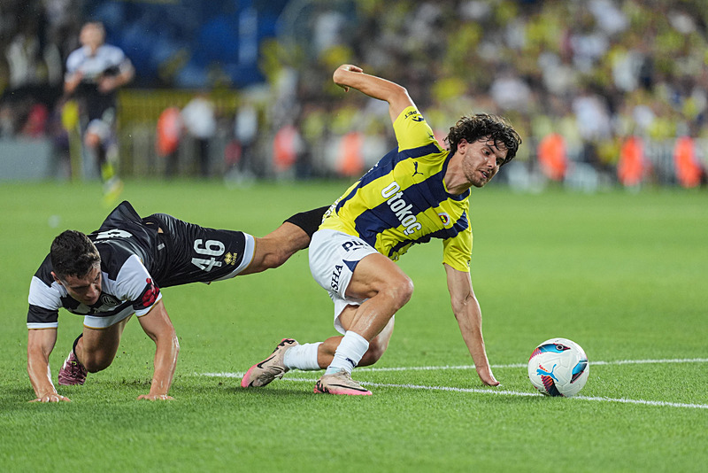 Fenerbahçe'de Ferdi Kadıoğlu için Transfer Gelişmeleri