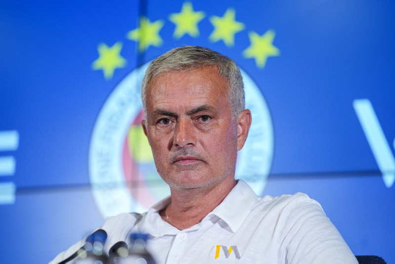 Fenerbahçe'de Mourinho Dönemi ve McTominay Transfer Yarışı