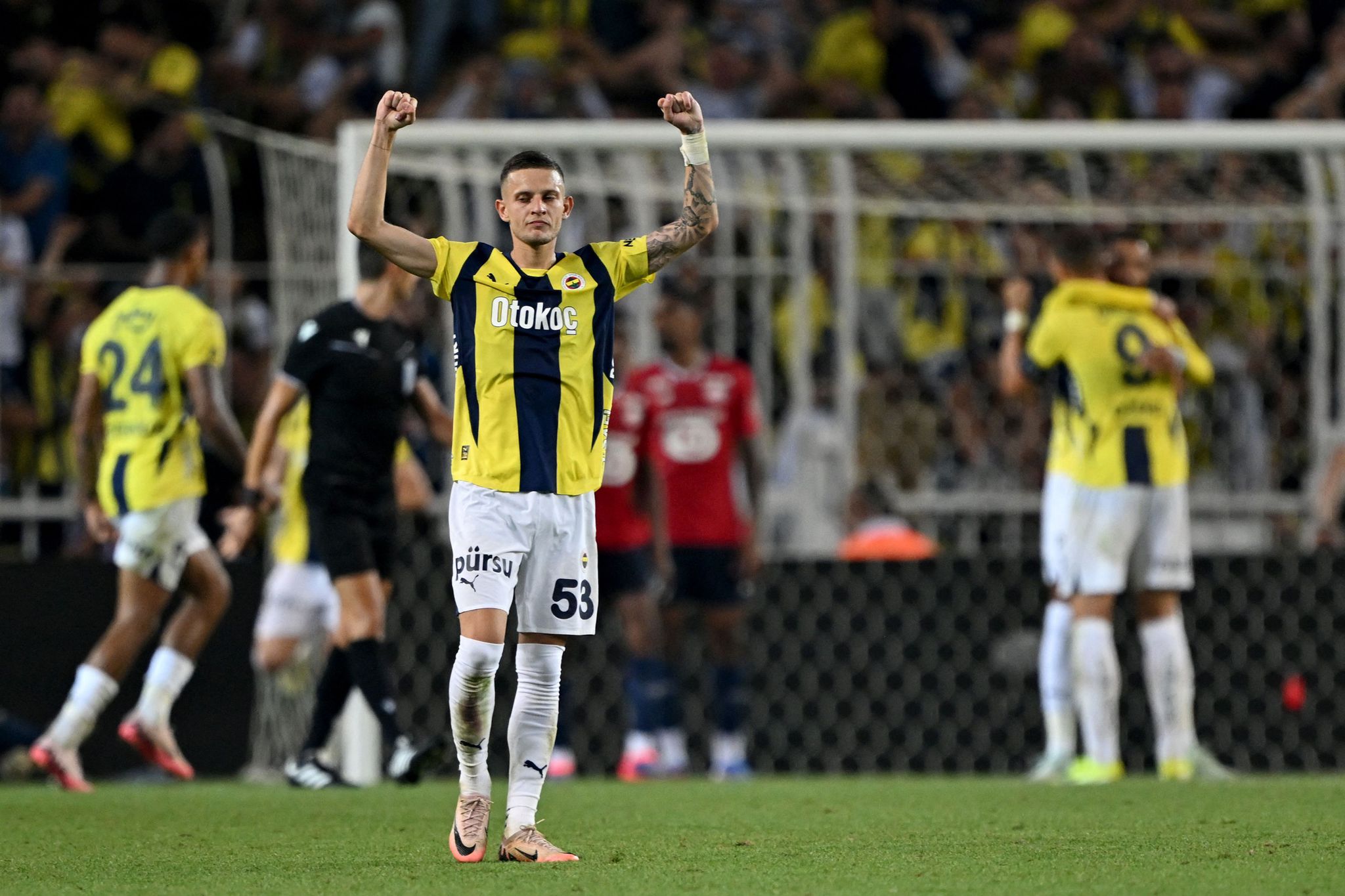 Fenerbahçe'de Sebastian Szymanski ve Transfer Gelişmeleri