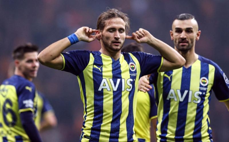 Fenerbahçe'nin Orta Saha Sorunları ve Transfer Gelişmeleri