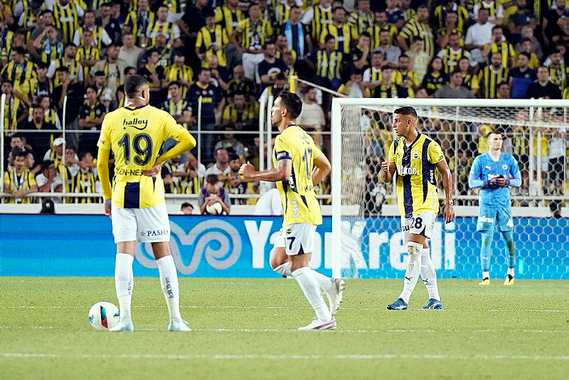 Fenerbahçe'nin Şampiyonluk Hedefi ve Yeni Transfer Girişimleri