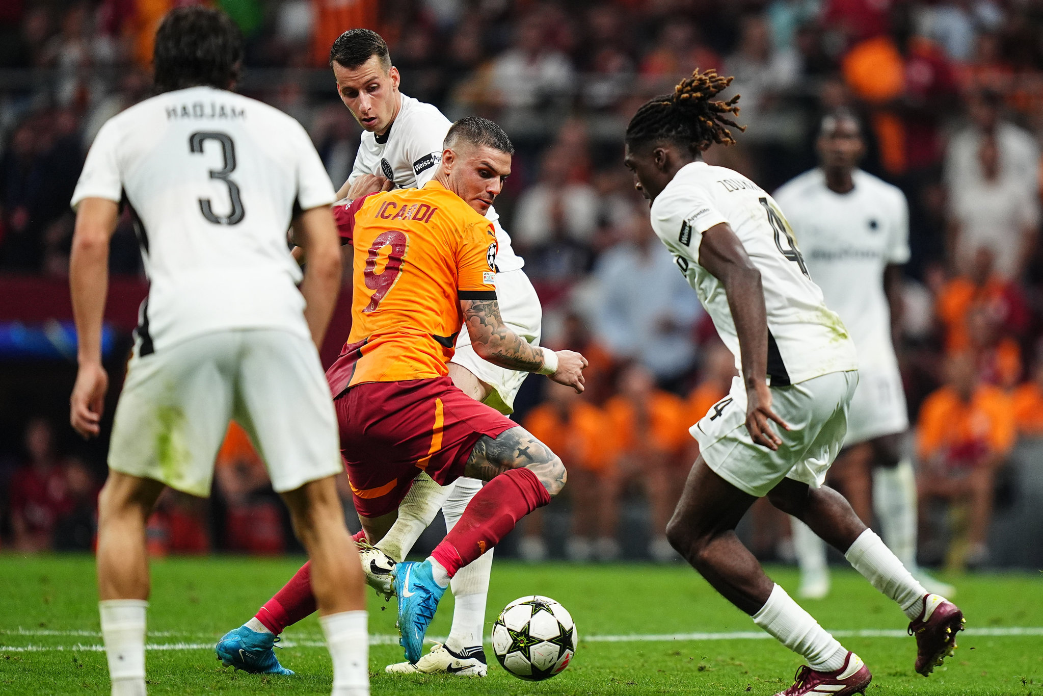 Galatasaray, UEFA Şampiyonlar Ligi'ne Veda Etti