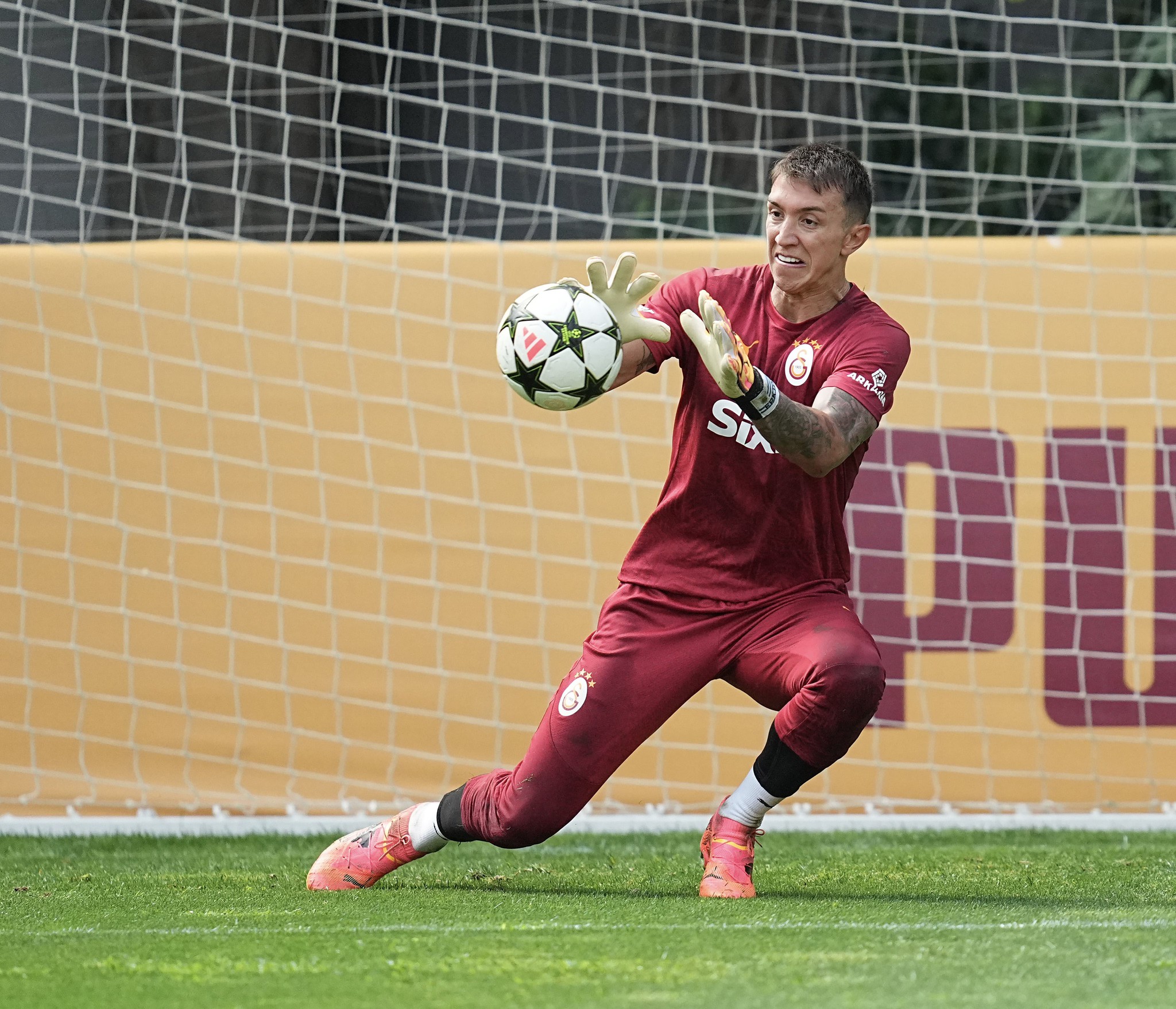 Galatasaray, UEFA Şampiyonlar Ligi'ne Veda Etti