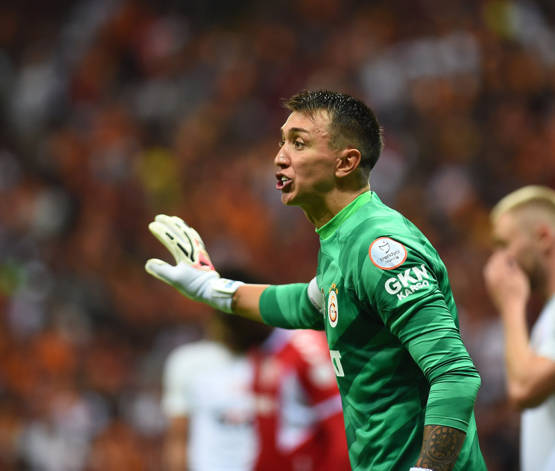 Galatasaray, UEFA Şampiyonlar Ligi'ne Veda Etti, Muslera'ya Ağır Ceza Yolda