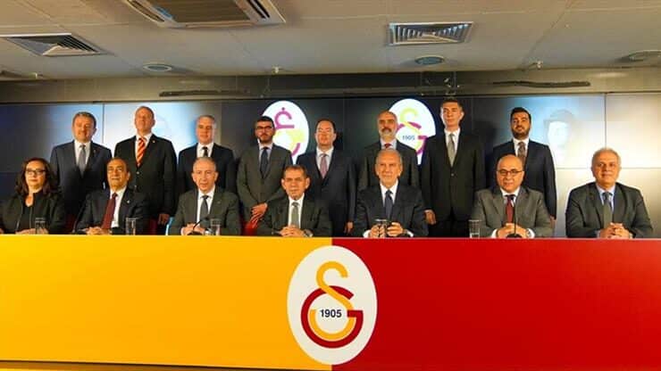 Galatasaray Yönetiminde Sürpriz İstifa