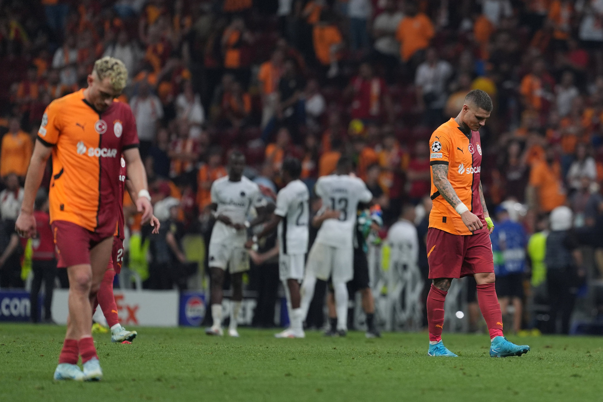 Galatasaray'da Şampiyonluk Primleri Krizi ve Futbolcuların Huzursuzluğu